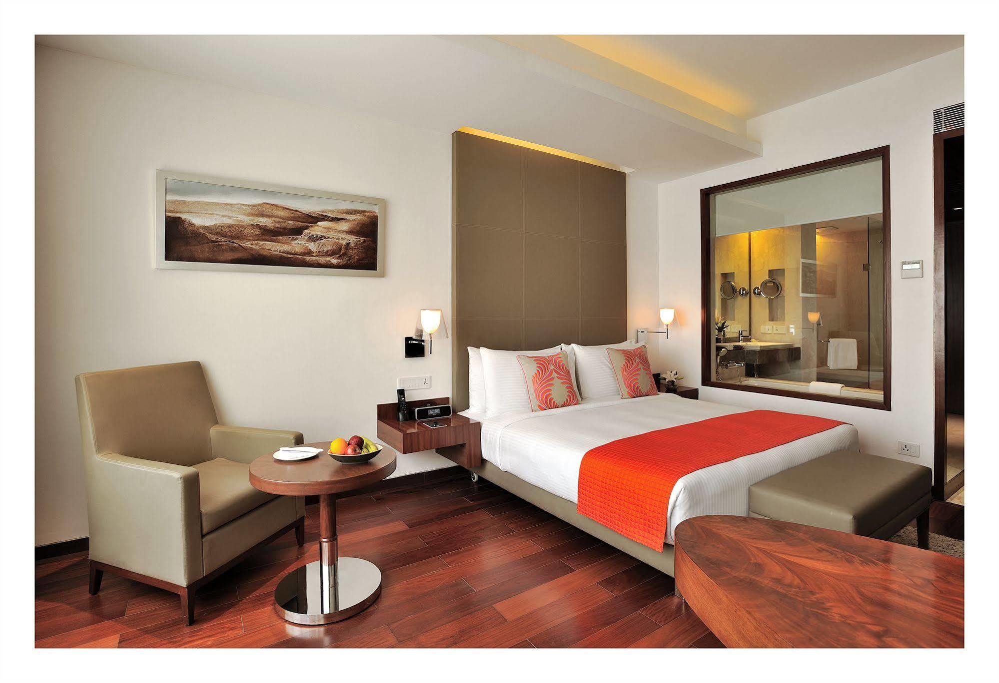 The Anya Hotel-Golf Course Road Gurgaon Exterior foto
